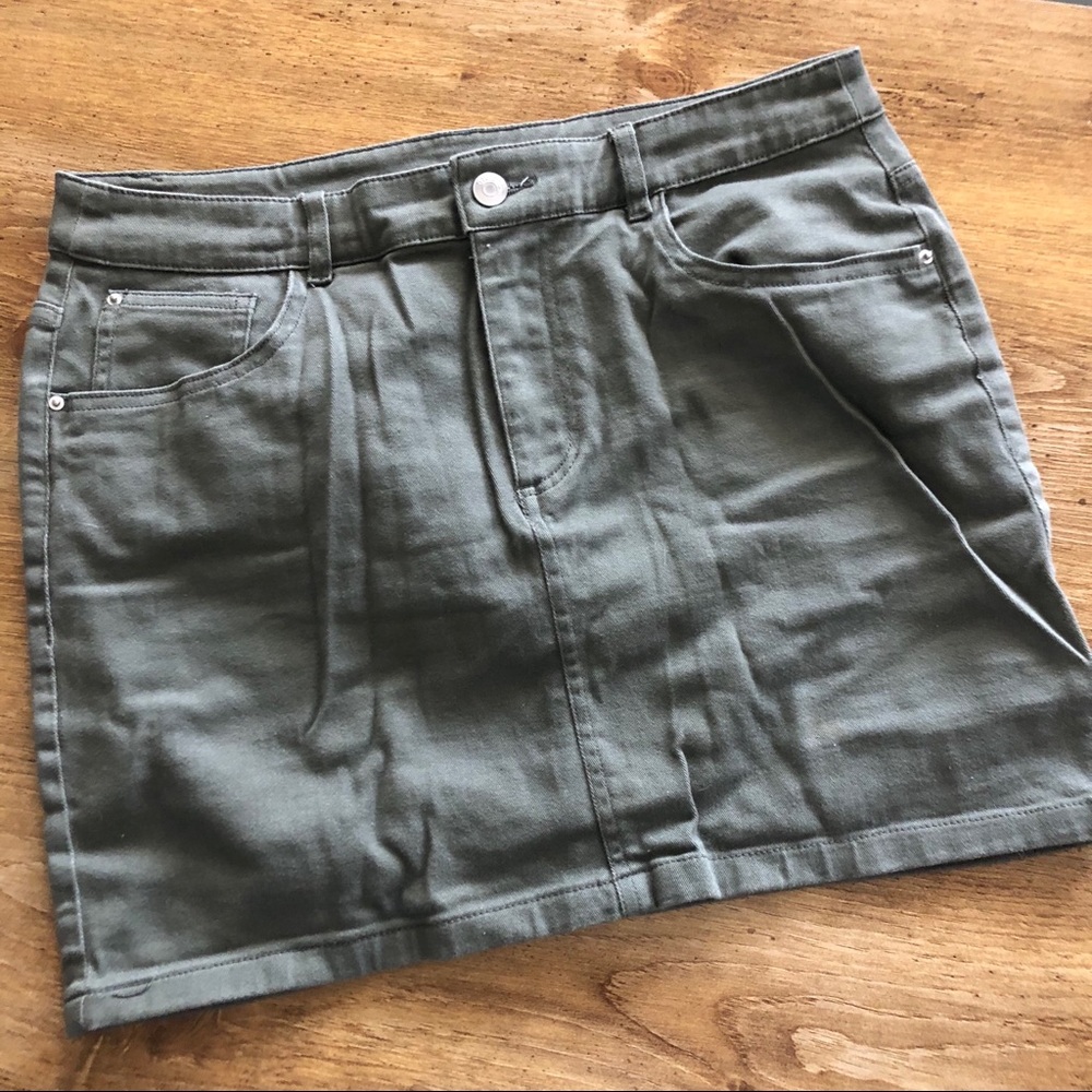 H&M Hunter Green Mini Skirt